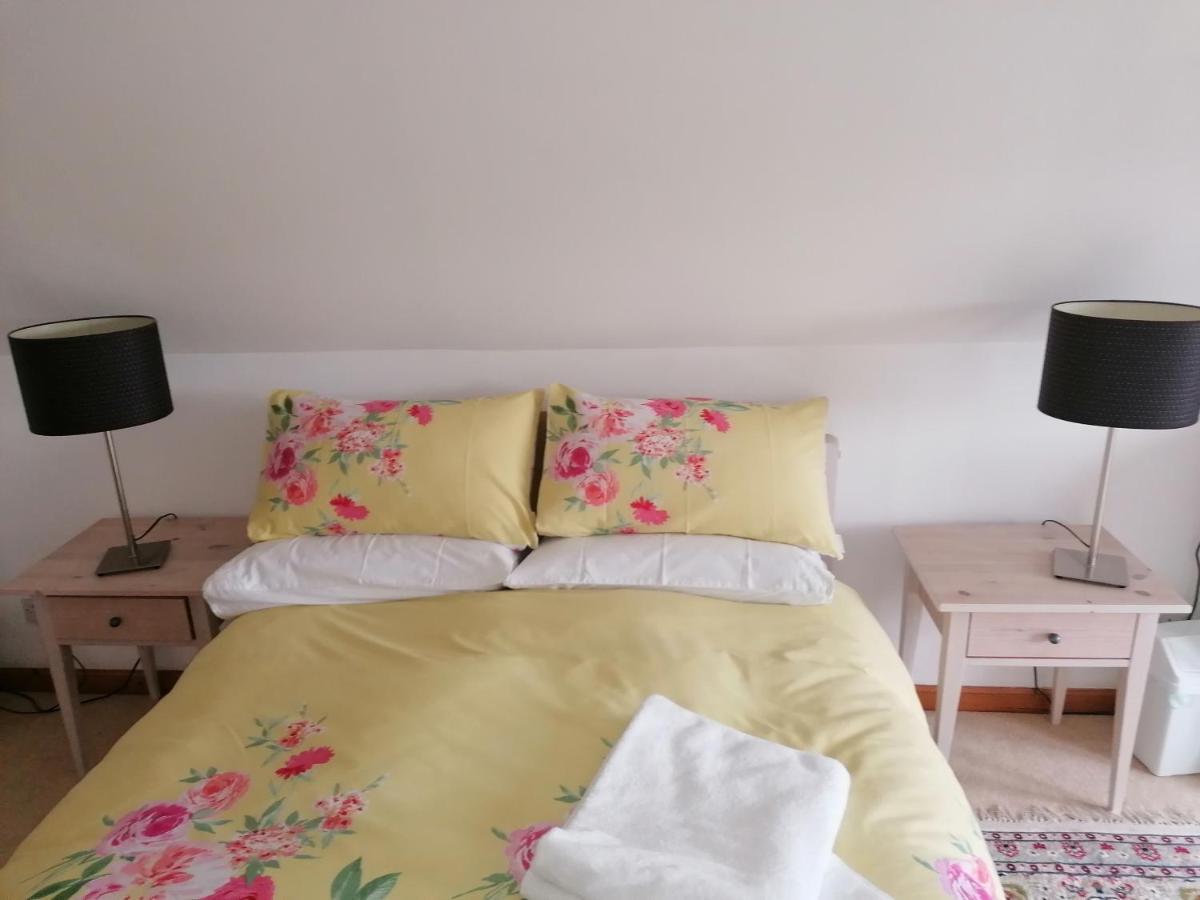 Canterra Cottage Tain Bagian luar foto