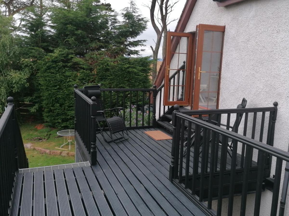 Canterra Cottage Tain Bagian luar foto