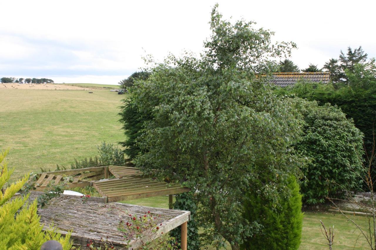 Canterra Cottage Tain Bagian luar foto