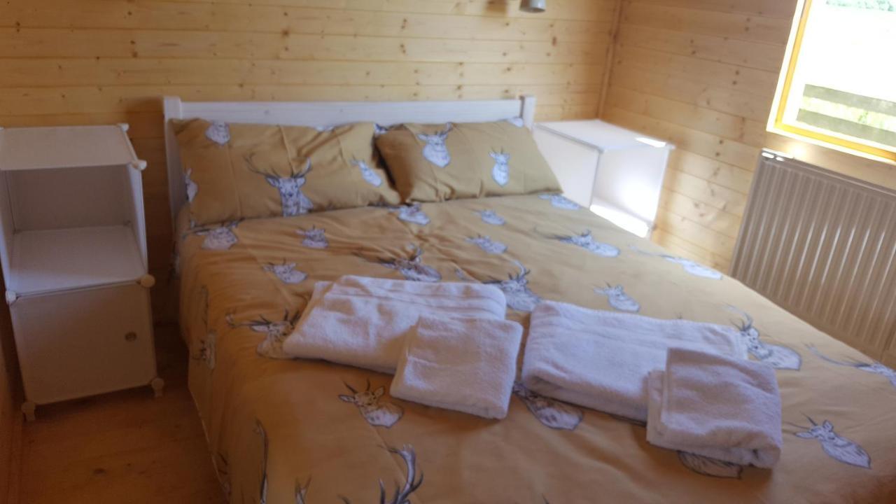 Canterra Cottage Tain Bagian luar foto